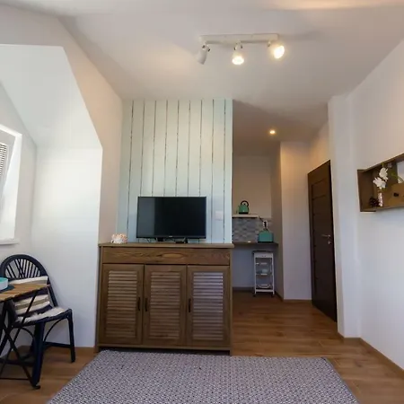 Arya Apartment