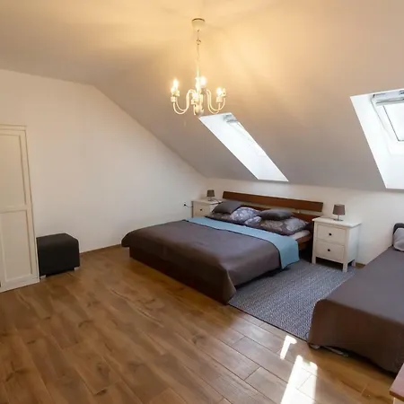 Arya Apartment *