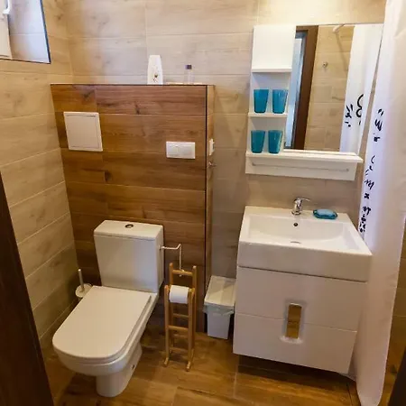 Arya Apartment *