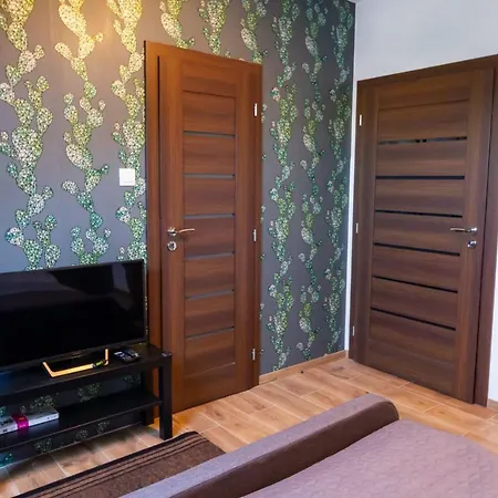 Arya Lägenhet Piest'any