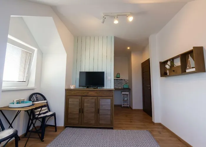 Arya Apartment