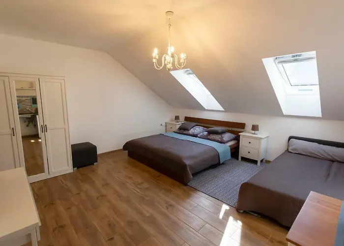 Arya Apartment *