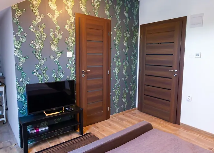 Arya Apartment Piest'any